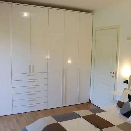 Dans Un Terrain De Golf, 5 Min De La Mer En Voiture, Parking Gratuit Appartement Cogoleto